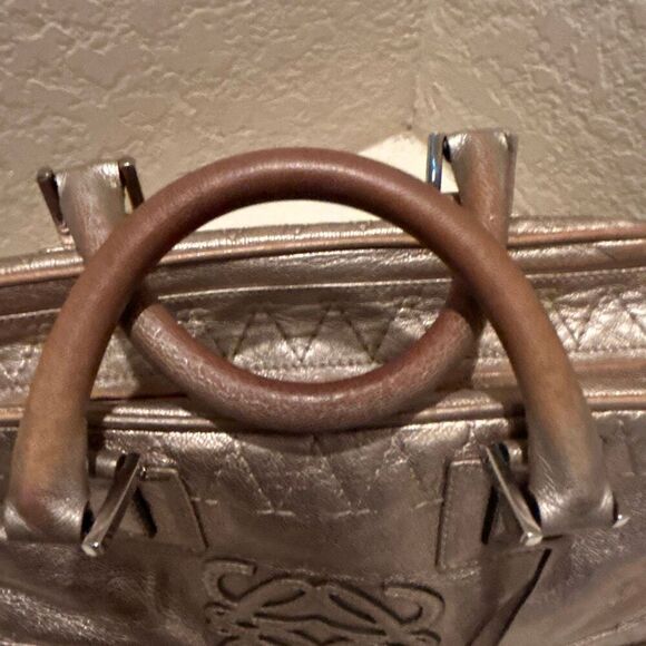 Loewe Amazona 28 Top Handle Handbag Metallic Gold Leather Bold Purse - Picture 8 of 16